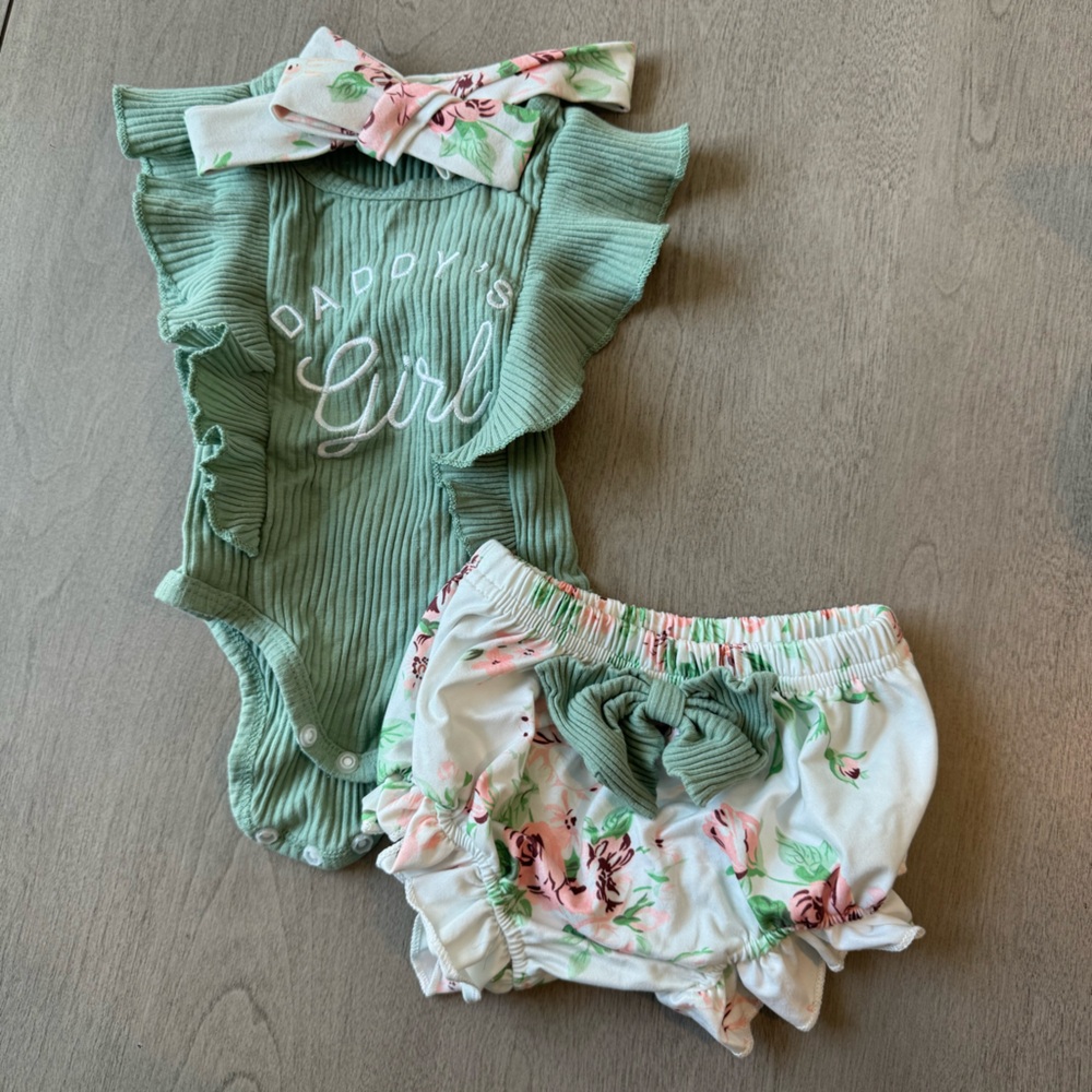 “Daddy’s girl” onsie, skirt, headband set